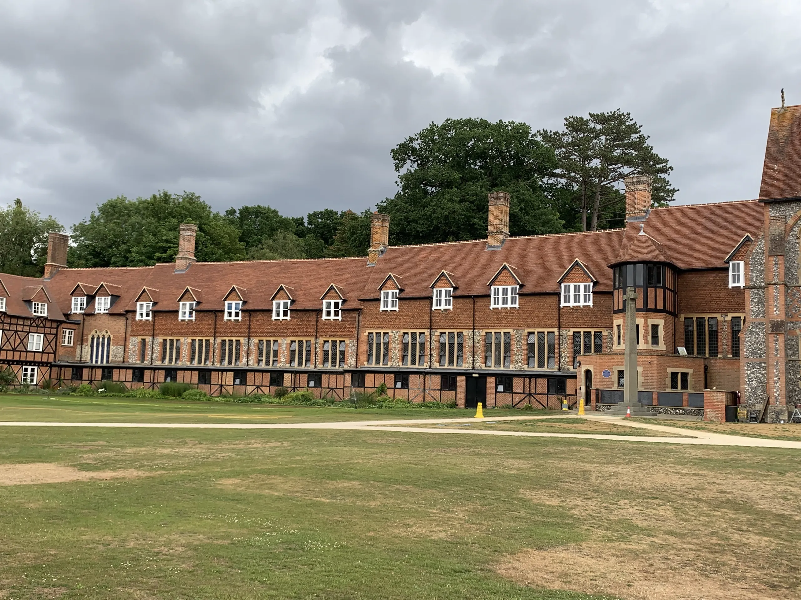 bradfield college 01