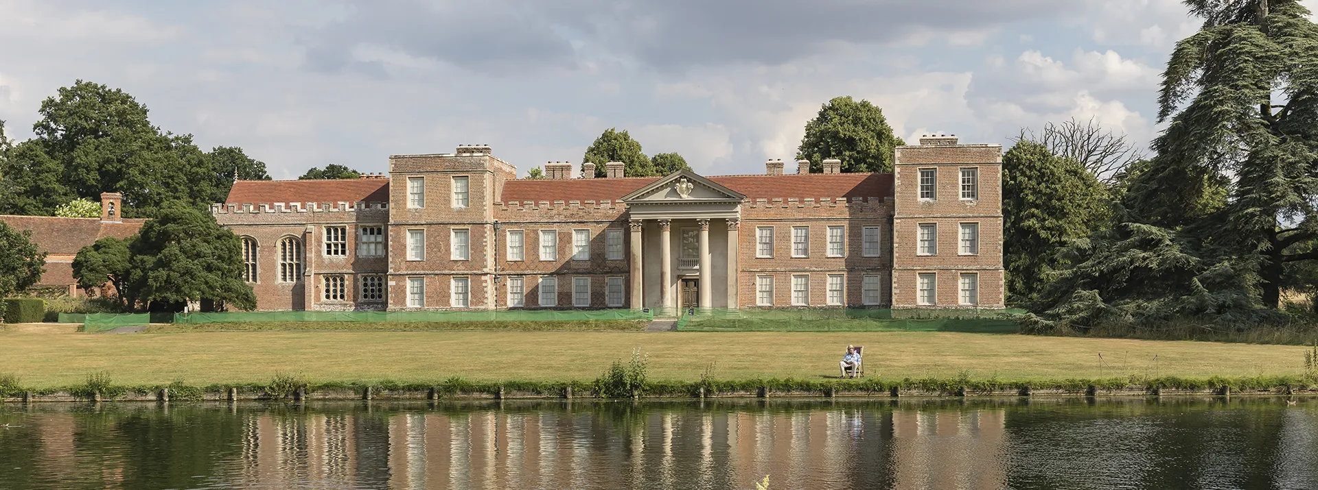 the vyne header